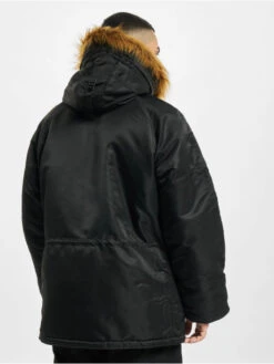 Modisches Herrenbekleidungs Geschäft -Modisches Herrenbekleidungs Geschäft alpha industries winterjacke schwarz 41560 1