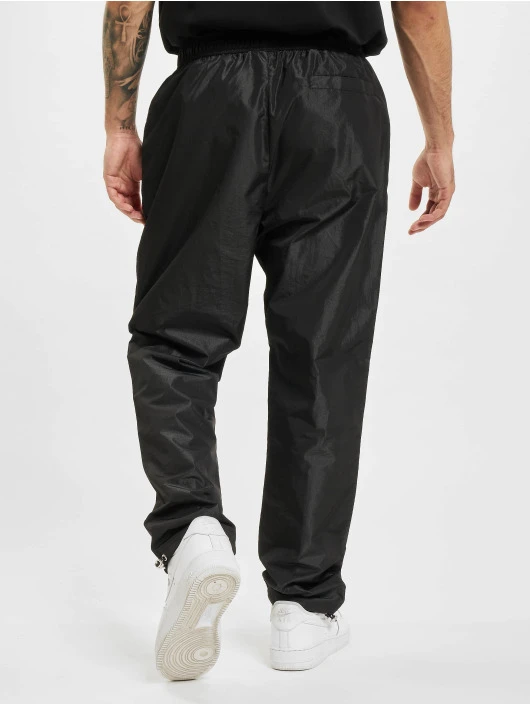 Herren Jogginghose Rubber Badge Loose in schwarz BALR Herren Jogginghose Rubber Badge Loose In Schwarz -Modisches Herrenbekleidungs Geschäft balr jogginghose schwarz 835916 1