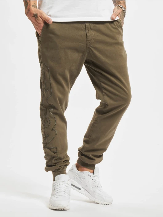 Herren Cargohose Classic in olive Herren Cargohose Classic In Olive -Modisches Herrenbekleidungs Geschäft dangerous dngrs cargohose olive 805776