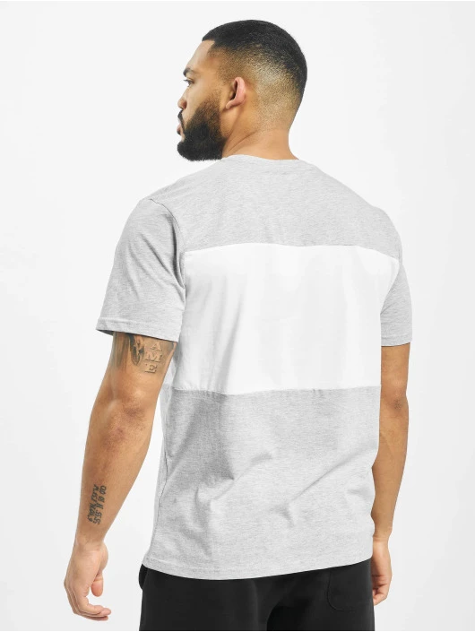 Herren T-Shirt Day in grau Fila Herren T-Shirt Day In Grau -Modisches Herrenbekleidungs Geschäft fila t shirt grau 633362 1