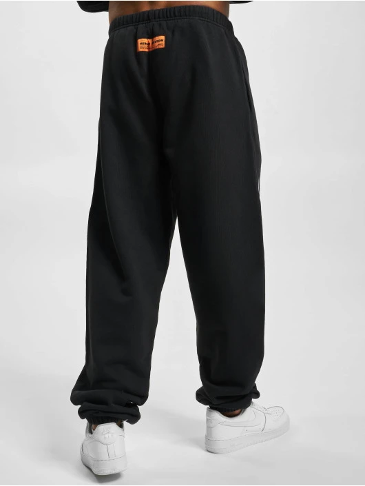 Herren Jogginghose Flaming Skull in schwarz Herren Jogginghose Flaming Skull In Schwarz -Modisches Herrenbekleidungs Geschäft heron preston jogginghose schwarz 954764 1