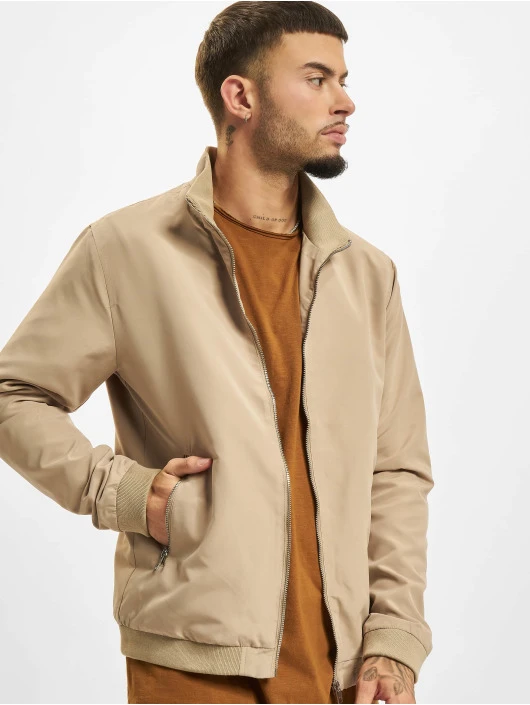Herren Bomberjacke Rush Harrington in beige Jack & Jones Herren Bomberjacke Rush Harrington In Beige -Modisches Herrenbekleidungs Geschäft jack jones bomberjacke beige 910138