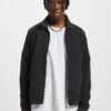 Jack & Jones Herren Bomberjacke Rush Harrington In Schwarz 1 Jack & Jones Herren Bomberjacke Rush Harrington In Schwarz -Modisches Herrenbekleidungs Geschäft jack jones bomberjacke schwarz 928895