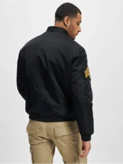 Jack & Jones Herren Bomberjacke Rockwell In Schwarz -Modisches Herrenbekleidungs Geschäft jack jones bomberjacke schwarz 948899 1