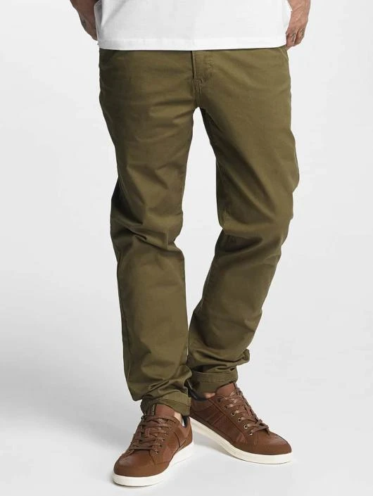 Herren Chino jjCody Spencer WW in olive Jack & Jones Herren Chino JjCody Spencer WW In Olive -Modisches Herrenbekleidungs Geschäft jack jones chino olive 340911