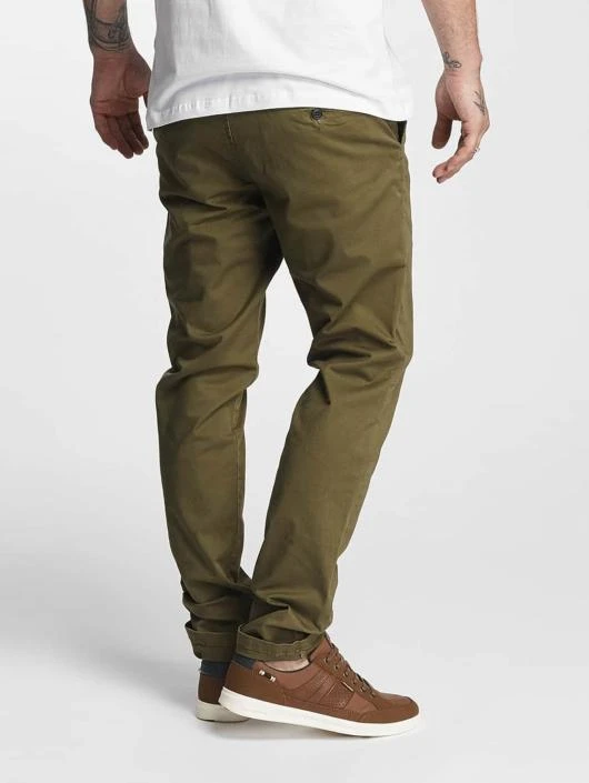 Herren Chino jjCody Spencer WW in olive Jack & Jones Herren Chino JjCody Spencer WW In Olive -Modisches Herrenbekleidungs Geschäft jack jones chino olive 340911 1
