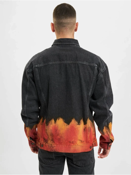 Herren Jeansjacken Bleach Flame Pleat in schwarz Herren Jeansjacken Bleach Flame Pleat In Schwarz -Modisches Herrenbekleidungs Geschäft marcelo burlon jeansjacken schwarz 835560 1