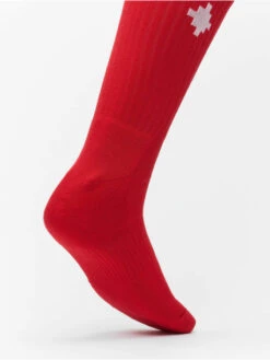 Herren Socken Cross Sideway In Rot -Modisches Herrenbekleidungs Geschäft marcelo burlon socken rot 835535 1