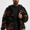 Herren Übergangsjacke Allover Flowers Pile Over Black Ocher Yel In Schwarz -Modisches Herrenbekleidungs Geschäft marcelo burlon uebergangsjacke schwarz 954962