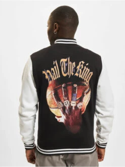 Mister Tee Herren College Jacke Haile The King In Schwarz 3 Mister Tee Herren College Jacke Haile The King In Schwarz -Modisches Herrenbekleidungs Geschäft mister tee college jacke schwarz 898551 1