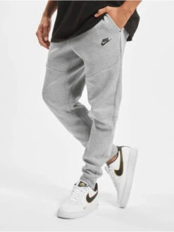 Nike Herren Jogginghose Tech Fleece Jogger In Grau