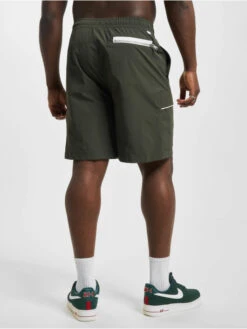 Nike Herren Shorts Nsw Utility In Grün 3 Nike Herren Shorts Nsw Utility In Grün -Modisches Herrenbekleidungs Geschäft nike shorts gruen 981642 1