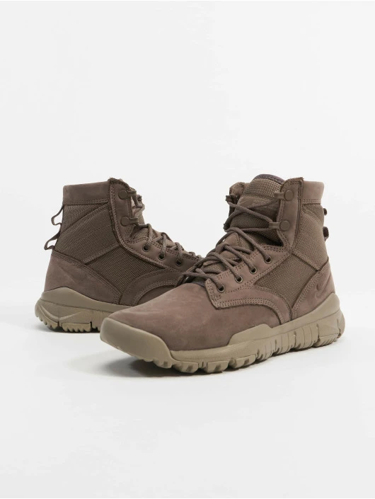 Sneaker Sfb 6" Nsw Leather in braun Nike Sneaker Sfb 6" Nsw Leather In Braun -Modisches Herrenbekleidungs Geschäft nike sneaker braun 988405