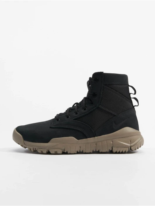 Sneaker Sfb 6" Nsw Leather in schwarz Nike Sneaker Sfb 6" Nsw Leather In Schwarz -Modisches Herrenbekleidungs Geschäft nike sneaker schwarz 983014 1