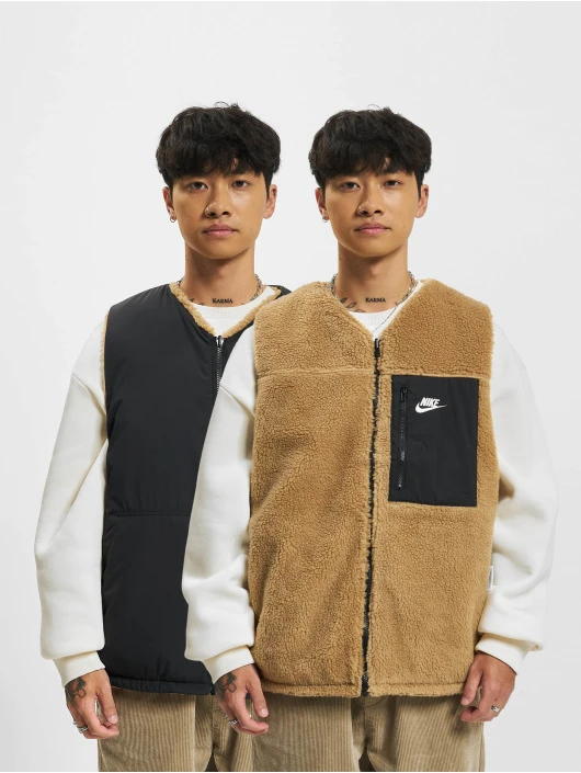 Herren Weste Club Winter Rev in braun Nike Herren Weste Club Winter Rev In Braun -Modisches Herrenbekleidungs Geschäft nike weste braun 946533