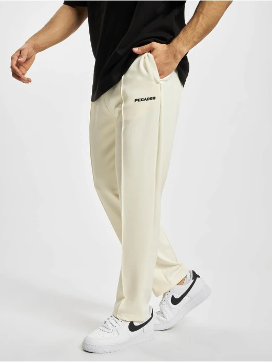 Herren Chino Logo Wide in beige Pegador Herren Chino Logo Wide In Beige -Modisches Herrenbekleidungs Geschäft pegador chino beige 947343