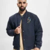 Puma Herren Bomberjacke X NJR In Blau -Modisches Herrenbekleidungs Geschäft puma bomberjacke blau 957674