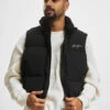 Sean John Herren Weste Script Logo Short Puffer In Schwarz -Modisches Herrenbekleidungs Geschäft sean john weste schwarz 955101