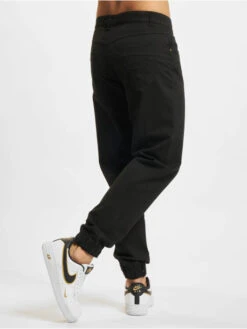 Southpole Herren Chino Script Twill In Schwarz -Modisches Herrenbekleidungs Geschäft southpole chino schwarz 894391 1