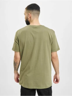 Modisches Herrenbekleidungs Geschäft -Modisches Herrenbekleidungs Geschäft sublevel t shirt olive 813841 1