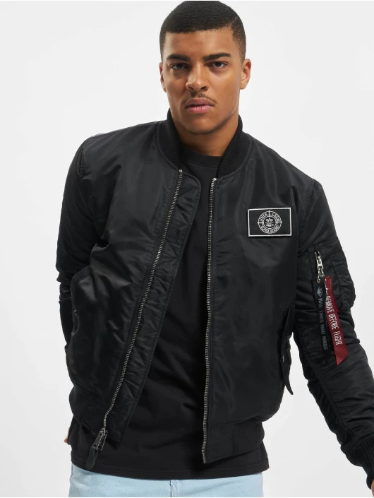 Herren Bomberjacke MA-1 VF59 Reversible in schwarz Unfair Athletics Herren Bomberjacke MA-1 VF59 Reversible In Schwarz -Modisches Herrenbekleidungs Geschäft unfair athletics bomberjacke schwarz 855152 1