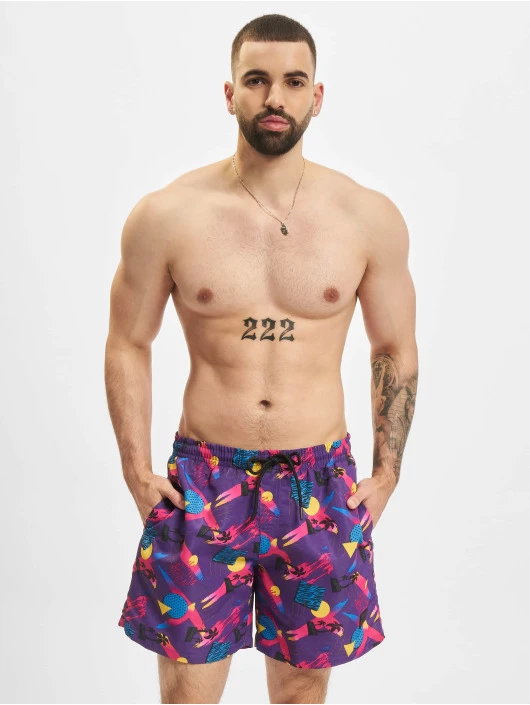 Herren Badeshorts Pattern Swim in bunt URBAN CLASSICS Herren Badeshorts Pattern Swim In Bunt -Modisches Herrenbekleidungs Geschäft urban classics badeshorts bunt 751665