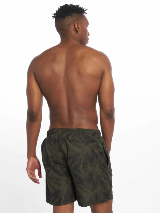 Herren Badeshorts Pattern in grün URBAN CLASSICS Herren Badeshorts Pattern In Grün -Modisches Herrenbekleidungs Geschäft urban classics badeshorts gruen 635686 1