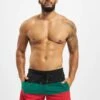 URBAN CLASSICS Herren Badeshorts Color Block In Rot -Modisches Herrenbekleidungs Geschäft urban classics badeshorts rot 475487