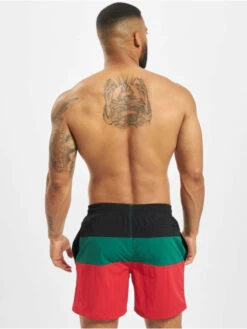 URBAN CLASSICS Herren Badeshorts Color Block In Rot -Modisches Herrenbekleidungs Geschäft urban classics badeshorts rot 475487 1