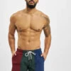 URBAN CLASSICS Herren Badeshorts 3-Tone In Rot -Modisches Herrenbekleidungs Geschäft urban classics badeshorts rot 798317