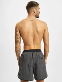 URBAN CLASSICS Herren Badeshorts Retro Swim In Schwarz 3 URBAN CLASSICS Herren Badeshorts Retro Swim In Schwarz -Modisches Herrenbekleidungs Geschäft urban classics badeshorts schwarz 903861 1