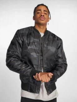 URBAN CLASSICS Herren Bomberjacke Camo Basic In Camouflage