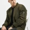 URBAN CLASSICS Herren Bomberjacke Oversized In Olive -Modisches Herrenbekleidungs Geschäft urban classics bomberjacke olive 305718