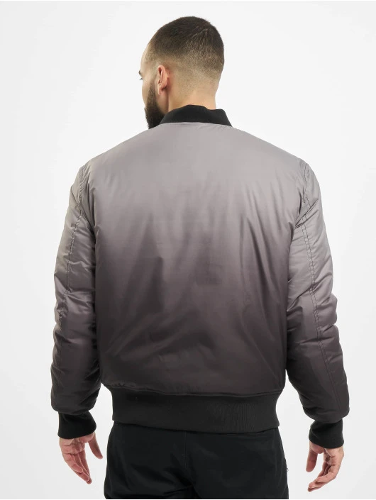Herren Bomberjacke Gradient in schwarz URBAN CLASSICS Herren Bomberjacke Gradient In Schwarz -Modisches Herrenbekleidungs Geschäft urban classics bomberjacke schwarz 799866 1