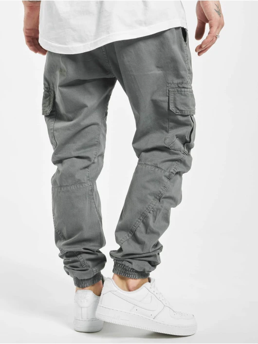 Herren Cargohose Cargo Jogging in grau URBAN CLASSICS Herren Cargohose Cargo Jogging In Grau -Modisches Herrenbekleidungs Geschäft urban classics cargohose grau 263778 1