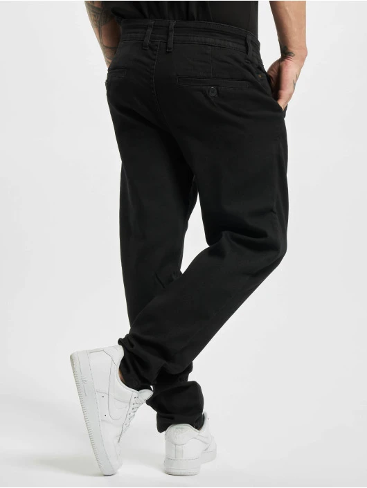 Herren Chino Knitted in schwarz URBAN CLASSICS Herren Chino Knitted In Schwarz -Modisches Herrenbekleidungs Geschäft urban classics chino schwarz 798310 1