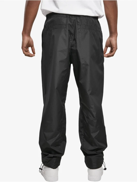 Herren Chino Mountain in schwarz URBAN CLASSICS Herren Chino Mountain In Schwarz -Modisches Herrenbekleidungs Geschäft urban classics chino schwarz 864185 1