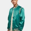 URBAN CLASSICS Herren College Jacke Satin In Grün -Modisches Herrenbekleidungs Geschäft urban classics college jacke gruen 915704