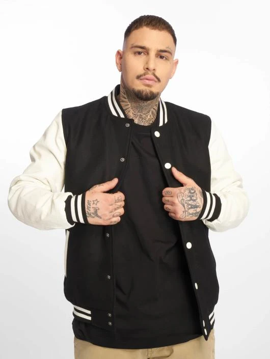 Herren College Jacke Oldschool in schwarz URBAN CLASSICS Herren College Jacke Oldschool In Schwarz -Modisches Herrenbekleidungs Geschäft urban classics college jacke schwarz 67414
