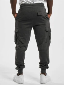 URBAN CLASSICS Herren Jogginghose Fitted Cargo In Grau -Modisches Herrenbekleidungs Geschäft urban classics jogginghose grau 294079 1