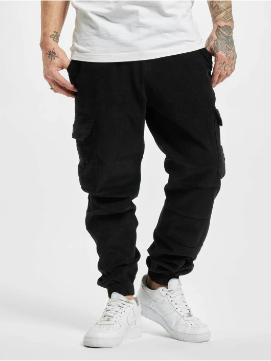 Herren Jogginghose Corduroy Cargo in schwarz URBAN CLASSICS Herren Jogginghose Corduroy Cargo In Schwarz -Modisches Herrenbekleidungs Geschäft urban classics jogginghose schwarz 799103