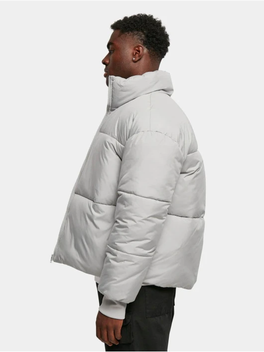 Herren Puffer Jacket Short Big in grau URBAN CLASSICS Herren Puffer Jacket Short Big In Grau -Modisches Herrenbekleidungs Geschäft urban classics puffer jacket grau 919263 1