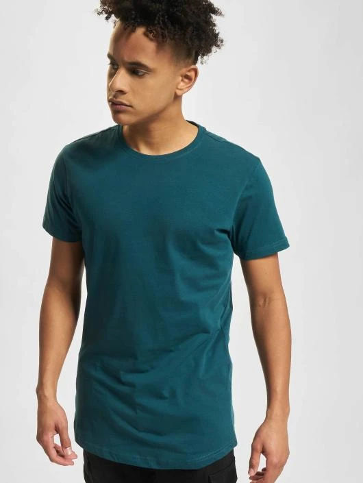 Herren T-Shirt Shaped Oversized in grün URBAN CLASSICS Herren T-Shirt Shaped Oversized In Grün -Modisches Herrenbekleidungs Geschäft urban classics t shirt gruen 401219
