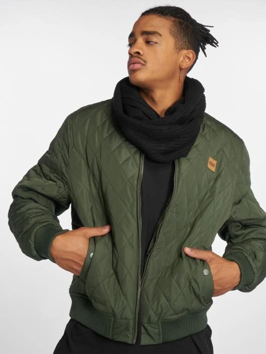 Herren Übergangsjacke Diamond Quilt Nylon in olive URBAN CLASSICS Herren Übergangsjacke Diamond Quilt Nylon In Olive -Modisches Herrenbekleidungs Geschäft urban classics uebergangsjacke olive 182995