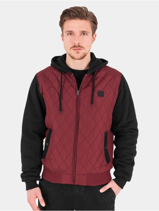 Herren Übergangsjacke Hooded Diamond Quilt in rot URBAN CLASSICS Herren Übergangsjacke Hooded Diamond Quilt In Rot -Modisches Herrenbekleidungs Geschäft urban classics uebergangsjacke rot 196971
