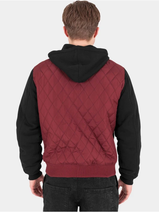 Herren Übergangsjacke Hooded Diamond Quilt in rot URBAN CLASSICS Herren Übergangsjacke Hooded Diamond Quilt In Rot -Modisches Herrenbekleidungs Geschäft urban classics uebergangsjacke rot 196971 1