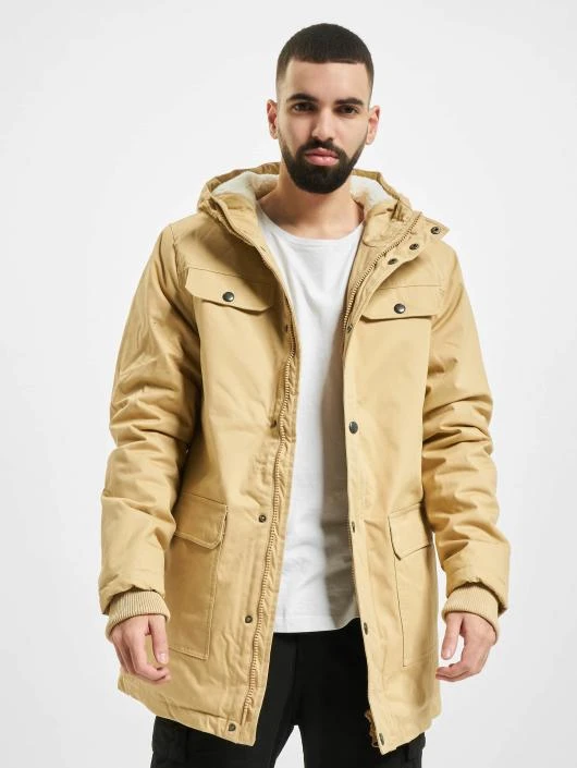 Herren Winterjacke Heavy Cotton in beige URBAN CLASSICS Herren Winterjacke Heavy Cotton In Beige -Modisches Herrenbekleidungs Geschäft urban classics winterjacke beige 399086