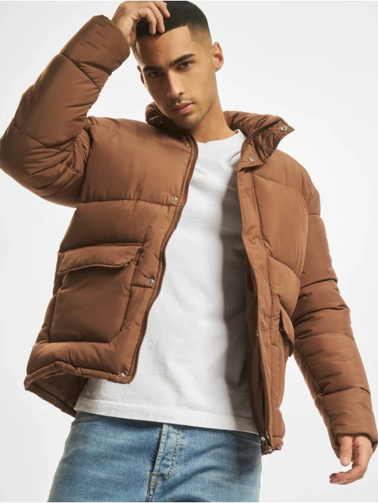 Herren Winterjacke Short in braun URBAN CLASSICS Herren Winterjacke Short In Braun -Modisches Herrenbekleidungs Geschäft urban classics winterjacke braun 861010