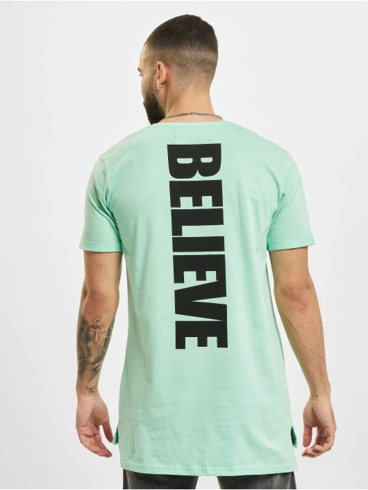 Herren T-Shirt Logo Believe Back in grün Herren T-Shirt Logo Believe Back In Grün -Modisches Herrenbekleidungs Geschäft vsct clubwear t shirt gruen 830111 1