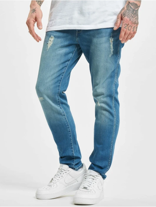 Herren Straight Fit Jeans Destroyed in blau Wrangler Herren Straight Fit Jeans Destroyed In Blau -Modisches Herrenbekleidungs Geschäft wrangler straight fit jeans blau 821080